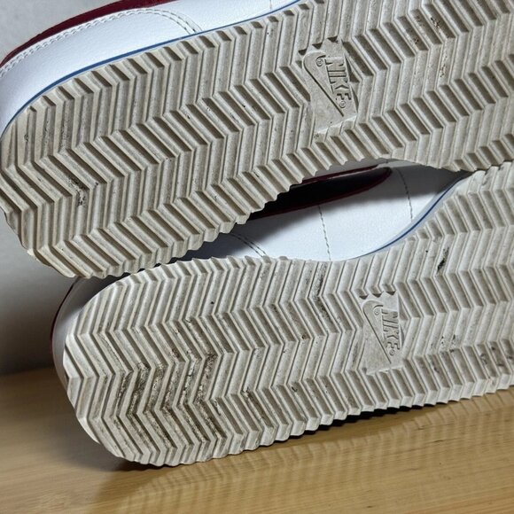 Size 5.5 - Nike Cortez Forest Gump Mens Sneakers Red White Blue 904764-103 Shoes - Picture 10 of 10